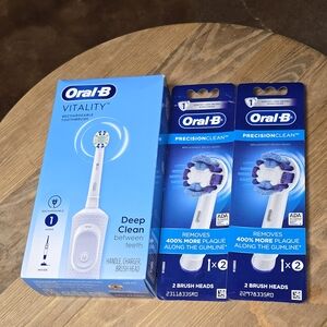 Oral-B Vitality Rechargeable Toothbrush + 2 Precision Clean Head Packs ***NIB***